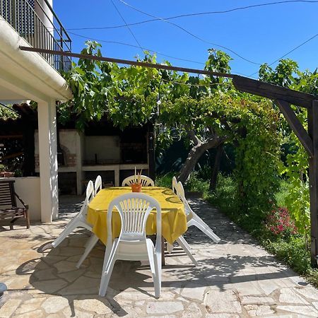Bas De Villa Avec Acces Piscine Pres De Nice Cannes Monaco Carros Buitenkant foto