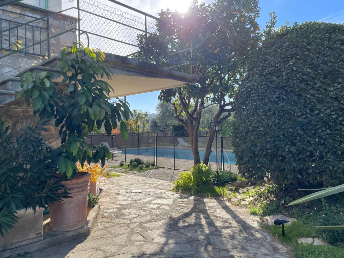 Bas De Villa Avec Acces Piscine Pres De Nice Cannes Monaco Carros Buitenkant foto